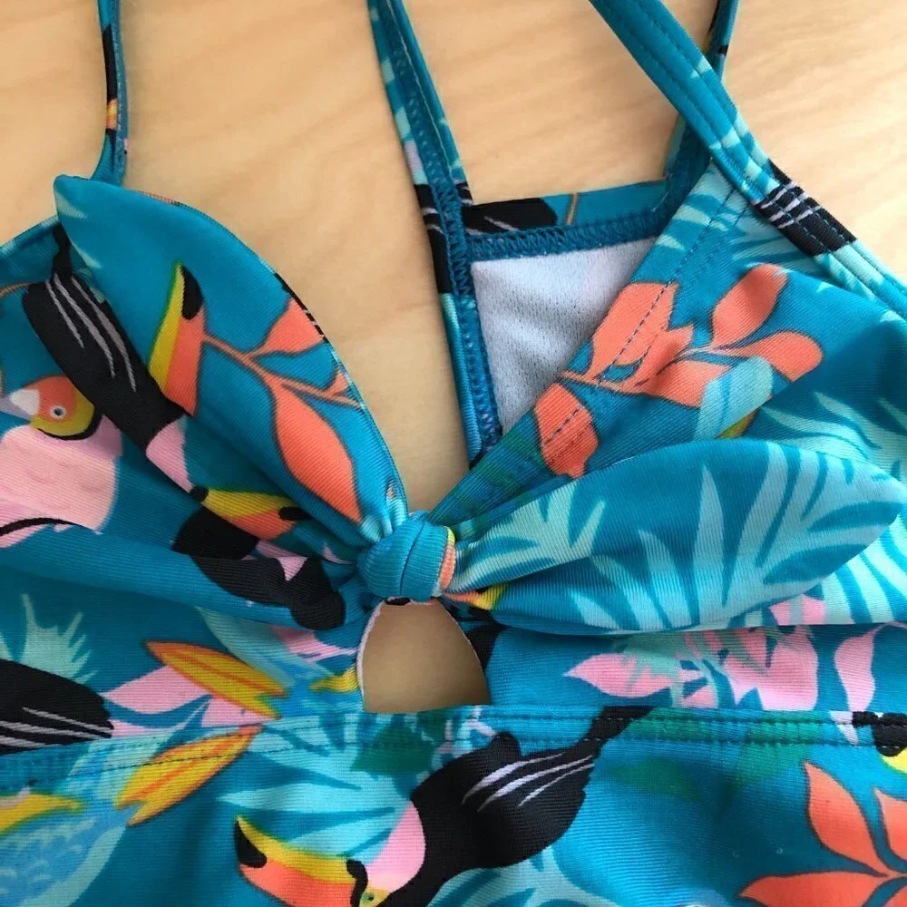 Speedo One Piece Swimsuit Girl's size XS Blue Orange & Yellow Tropical Parrots